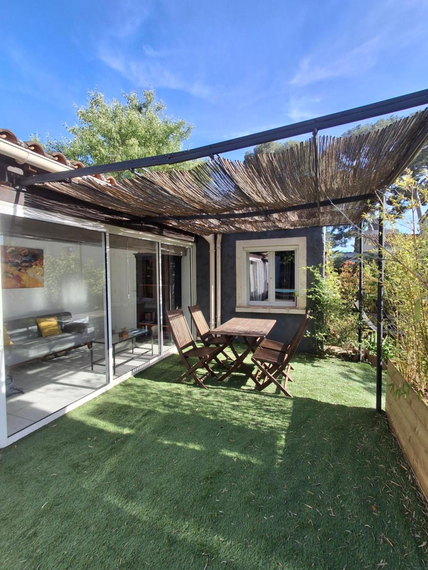Maisonnette charmante avec piscine privative La Garde  Esterno foto